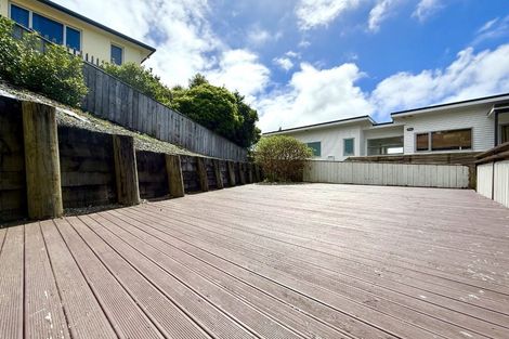 Photo of property in 17 Tamworth Crescent, Newlands, Wellington, 6037