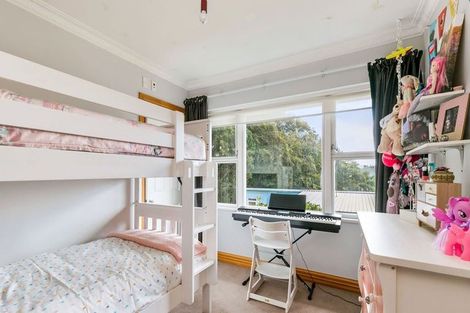 Photo of property in 327 Main Road, Tawa, Wellington, 5028