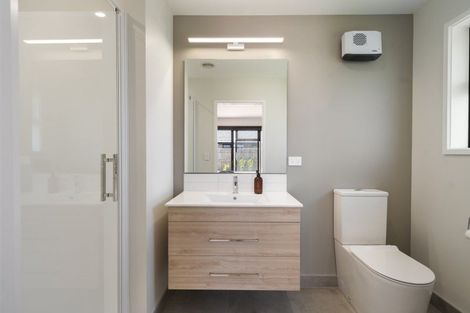 Photo of property in 17 Echo Street, 4702