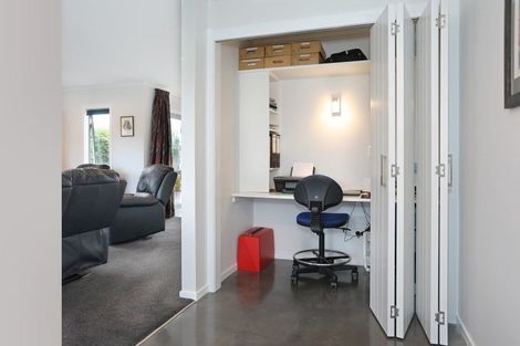 Photo of property in 25 Poplar Grove, Feilding, 4702