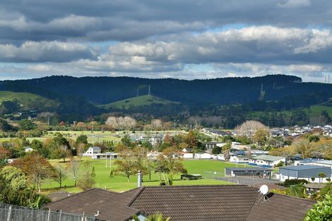 Photo of property in 4a Forlong Rise, Helensville, 0800