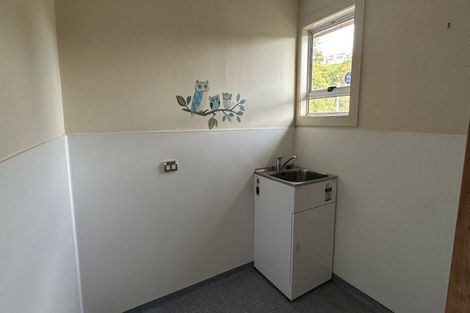 Photo of property in 9 Omega Street, Newlands, Wellington, 6037