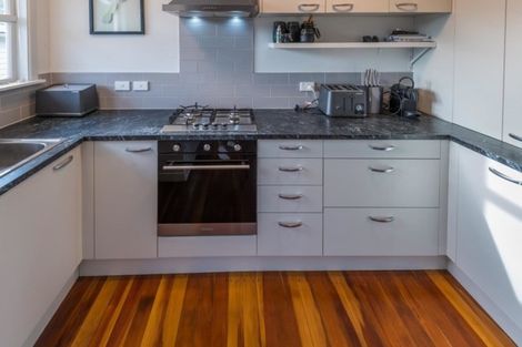 Photo of property in 28a Kelvin Road, Papakura, 2110