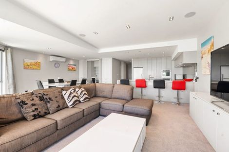 Photo of property in 302/136 Marine Parade, Mount Maunganui, 3116