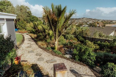 Photo of property in 22 Melandra Road, Stanmore Bay, Whangaparaoa, 0932