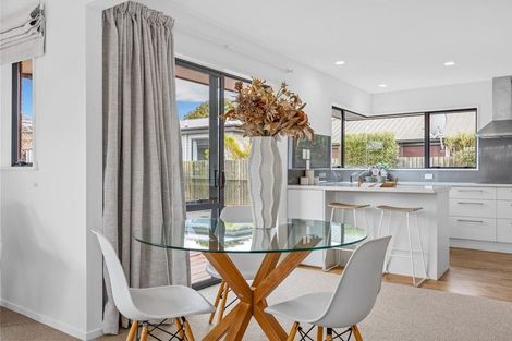 Photo of property in 2/14 Farquhars Road, Redwood, Christchurch, 8051