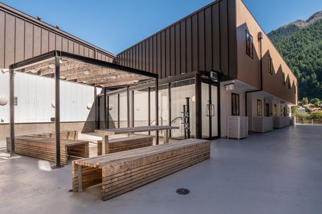 Photo of property in The Alex Apartments, 13/135a Hallenstein Street, Queenstown, 9300