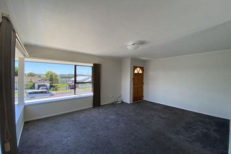 Photo of property in 40 Barbados Drive, Unsworth Heights, Auckland, 0632