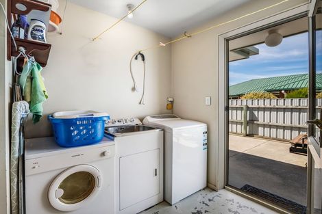 Photo of property in 16 Hannah Place, Holmes Hill, Oamaru, 9401