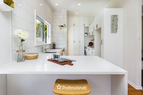 Photo of property in 6 Fendalton Crescent, Pinehaven, Upper Hutt, 5019