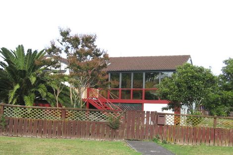 Photo of property in 1 Trengove Place, West Harbour, Auckland, 0618