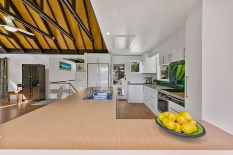 Photo of property in 37 Autumn Avenue, Glen Eden, Auckland, 0602