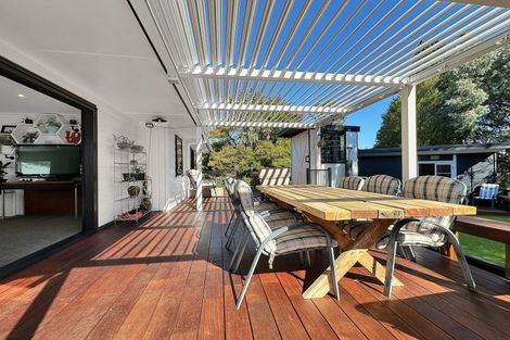 Photo of property in 11 Gibbs Place, Kinloch, Taupo, 3377