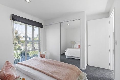 Photo of property in 5 Millpond Place, Parklands, Christchurch, 8083