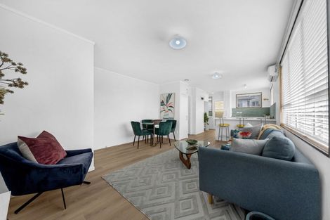 Photo of property in 2/52 Butterworth Drive, Glendene, Auckland, 0602