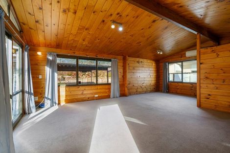Photo of property in 305 Shakespeare Street, Leamington, Cambridge, 3432