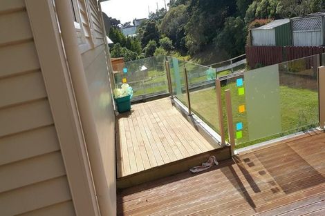 Photo of property in 43 Lyndfield Lane, Newlands, Wellington, 6037