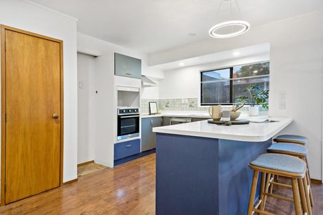 Photo of property in 40 Pigeon Mountain Road, Half Moon Bay, Auckland, 2012