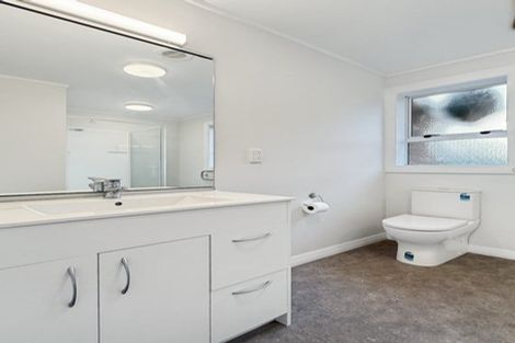 Photo of property in 30 Montgomery Avenue, Karori, Wellington, 6012