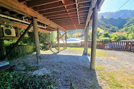 Photo of property in 5 Dorset Street, Picton, 7220