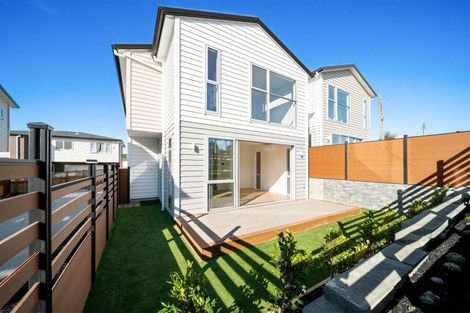 Photo of property in 1b Clematis Avenue, Murrays Bay, Auckland, 0630