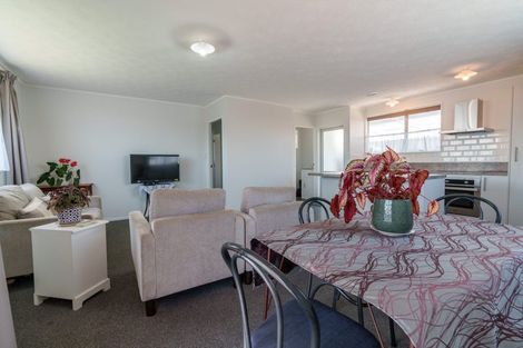 Photo of property in 33 Tiller Close, Kelvin Grove, Palmerston North, 4414