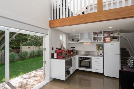 Photo of property in 1 Overtoun Terrace, Hataitai, Wellington, 6021