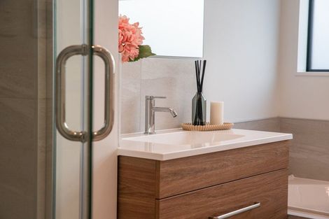 Photo of property in 43 Oteha Valley Road, Northcross, Auckland, 0632