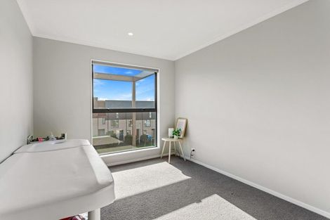 Photo of property in 6/4 Matimati Place, Hobsonville, Auckland, 0616