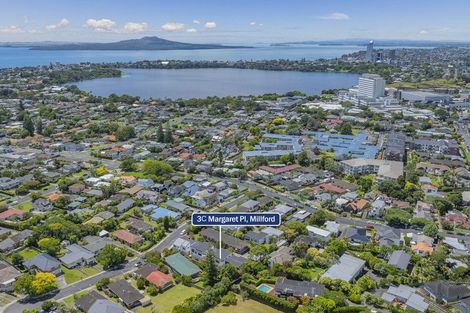 Photo of property in 3c Margaret Place, Milford, Auckland, 0620