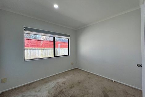 Photo of property in 8 Shankill Place, East Tamaki, Auckland, 2013