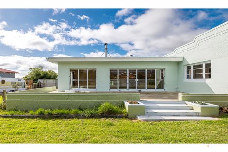 Photo of property in 53 Rhodes Street, Waimate, 7924
