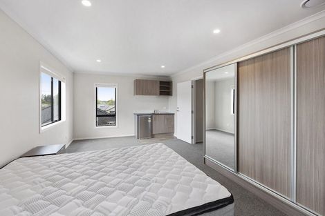 Photo of property in 12 Emmadale Lane, Hamilton East, Hamilton, 3216