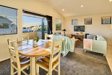 Photo of property in 2 Toms Road, Titahi Bay, Porirua, 5022