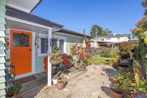 Photo of property in 69 Raeburne Street, Te Awamutu, 3800