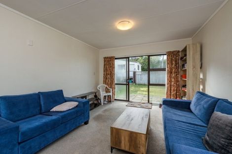 Photo of property in 42a Salford Street, Newlands, Wellington, 6037