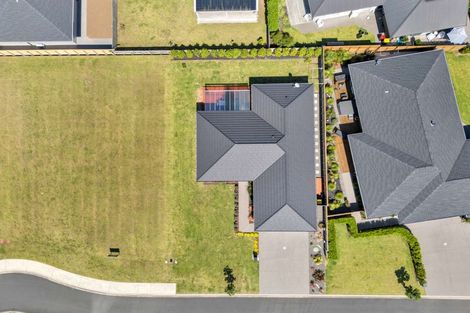 Photo of property in 4 Ronomor Place, Whitianga, 3510