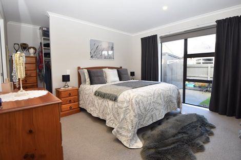Photo of property in 2 Hereford Drive, Carterton, 5713