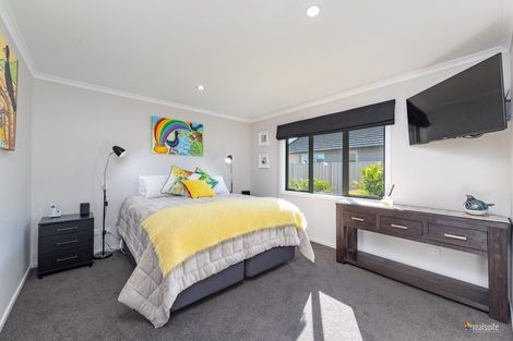 Photo of property in 5 Vernon Grove, Brown Owl, Upper Hutt, 5018