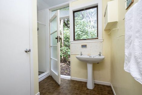 Photo of property in 59 North Piha Road, Piha, 0772
