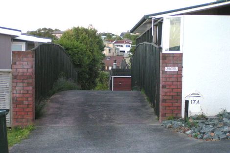 Photo of property in 2/17 Spencer Terrace, Hauraki, Auckland, 0622
