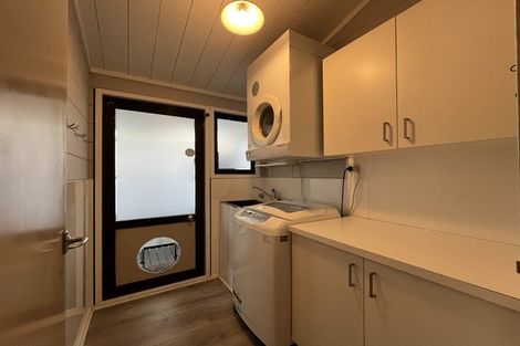 Photo of property in 112 Heta Road, Highlands Park, New Plymouth, 4312