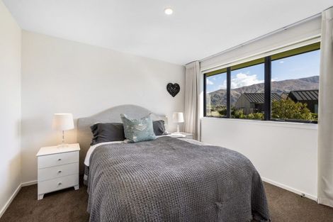 Photo of property in 12 Kereru Crescent, Wanaka, 9305