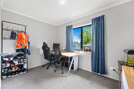 Photo of property in 5a Nielsen Place, Massey, Auckland, 0614