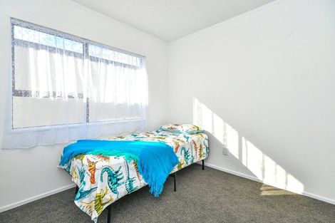 Photo of property in 2/79 Cambridge Terrace, Papatoetoe, Auckland, 2025