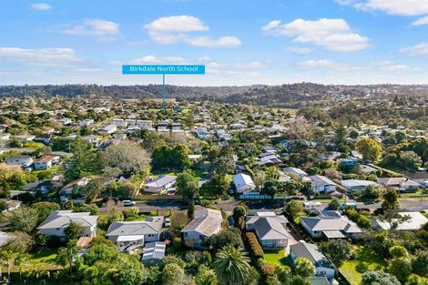 Photo of property in 19 Paramu Avenue, Birkdale, Auckland, 0626