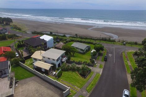 Photo of property in 4 Shearer Drive, Oakura, 4314
