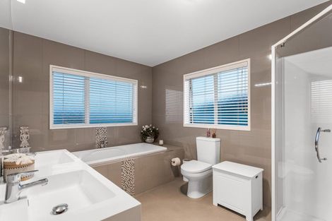 Photo of property in 64 Kaipara Portage Road, Riverhead, 0820