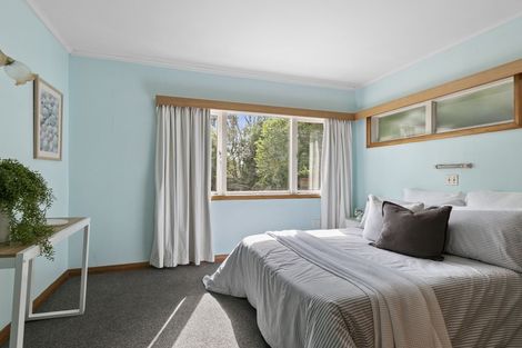 Photo of property in 8 Miles Crescent, Newlands, Wellington, 6037