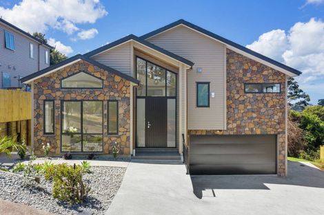Photo of property in 24 Lorikeet Place, Unsworth Heights, Auckland, 0632